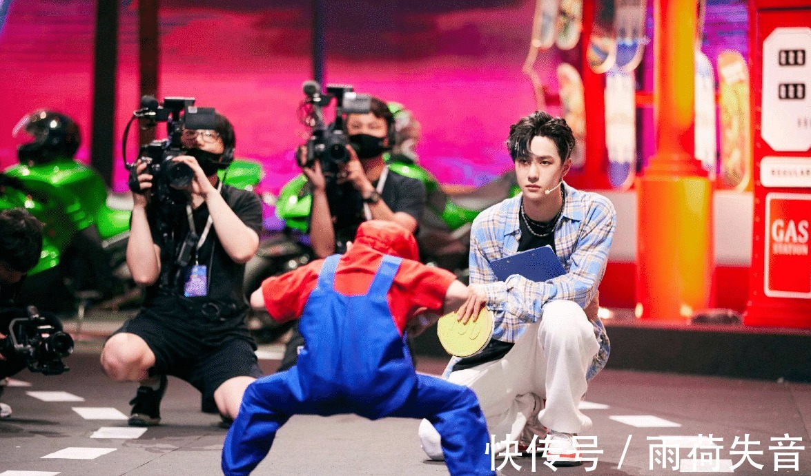 “街舞5”目前尚未官宣,陆伟就透露了队长阵容,估计也会有新人