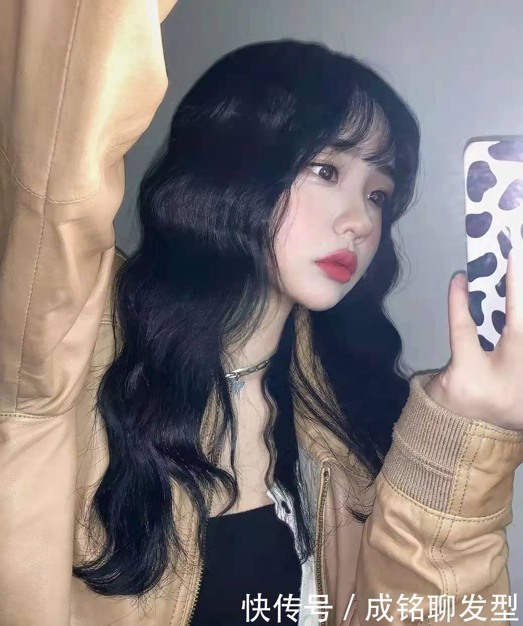 正当|羊毛卷已经OUT了!今年蛋蛋波纹卷发正当红,脸圆的妹子也适合