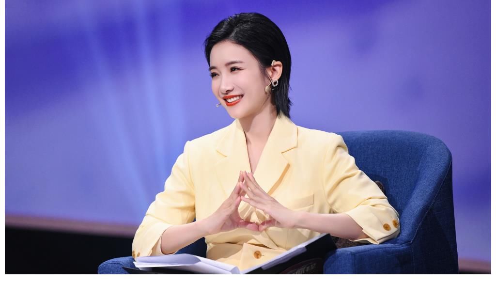 事业|央视主持事业发展需要“好赛道”，文艺节目主持人比新闻主播吃香