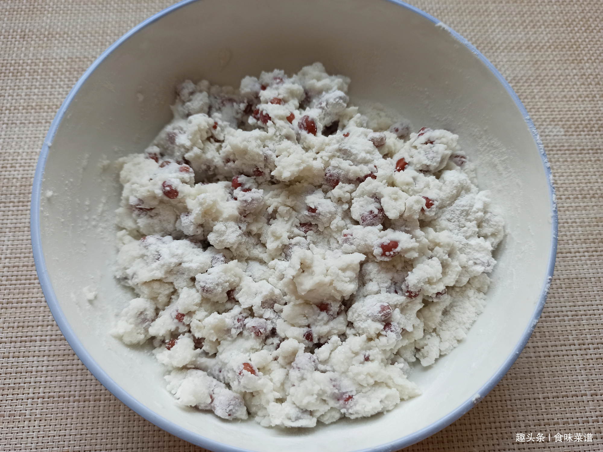 想吃红豆糕不用买,一揉一切,做法比馒头还简单,软糯Q弹特解馋