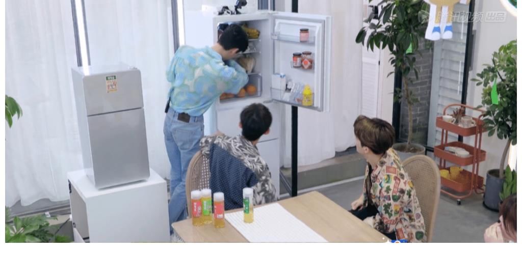 虞书欣|节目组还是认怂了？紧急改回老版模式，龚俊虞书欣或成口碑转折点