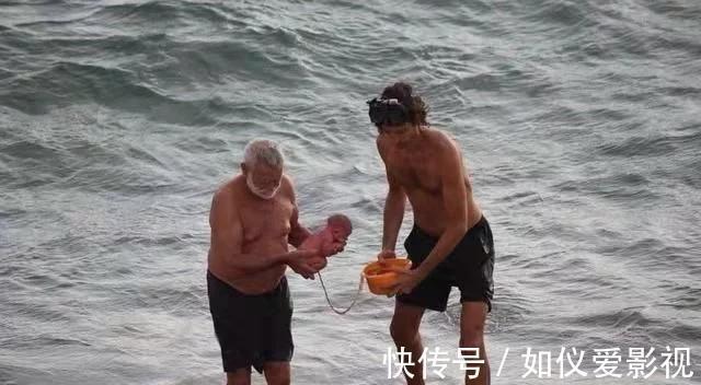 分娩|“最强产妇''走红,下海游个泳顺便把娃生了,网友:公公接生?
