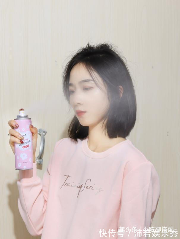 扎丸子头 因“廉价感”的发型?拉低了多少漂亮女孩的颜值