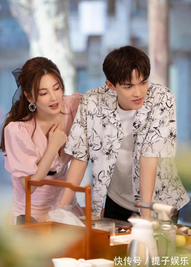 女儿们的恋爱|炒作还是恋爱脑?张雨绮冲冠一怒为蓝颜退出《女儿们的恋爱》