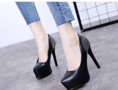 圆头高跟鞋让你走在时尚的前沿,让你时尚范倍儿足