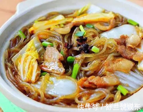 早餐不吃馒头了,天冷就适合来一锅,有肉有菜,吃上一碗暖心暖胃
