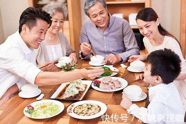 风度|孩子有没有风度和教养，一顿饭就能看清，父母应该提早知道
