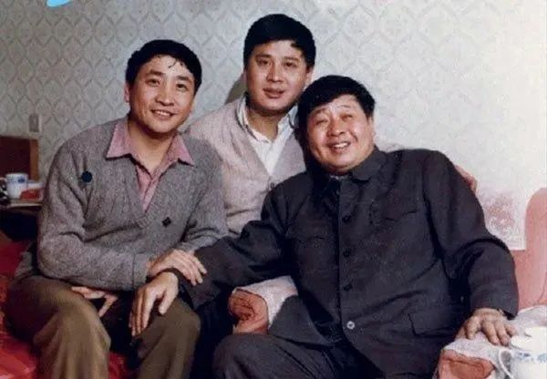 丰腴@“宇宙牌香烟”表演者马季,没曾想其书法竟如此惊艳,行云流水