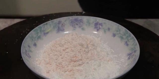 苹果加鸡蛋这么好吃，刚做好就被孩子们抢光了，香甜可口！