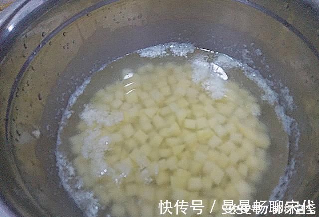 土豆和它一起炒，比炒土豆丝好吃，全家都爱吃，太香了