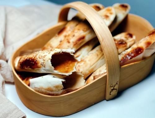 想吃烧饼不用排队买,在家做很简单,掌握3点,个个空心酥又脆