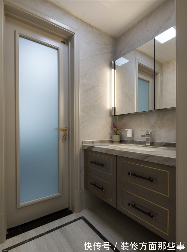 线条处|160平轻奢风四居室,细线条处突出细节,简单而有层次感