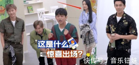 颖宝|赵丽颖现身桂林录制《中餐厅》,机场照瘦成筷子,离婚后气质堪忧