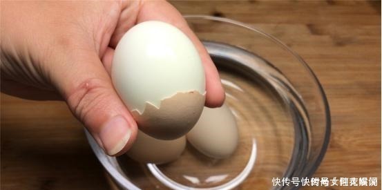 凉鸡蛋|煮鸡蛋时,一定不可加水马上煮,多加一步,壳一碰就掉,又香又嫩