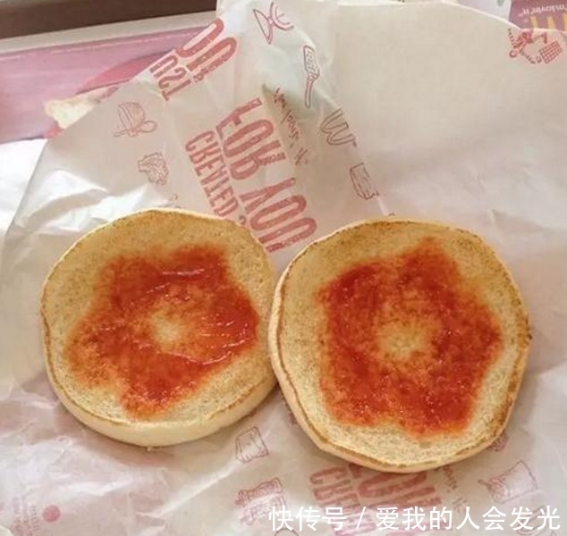 位客人|你永远不会知道,服务员上菜时会给你拿来什么东西