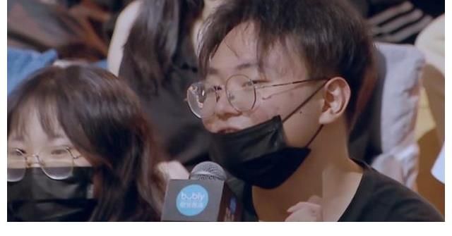 這節(jié)目太真實(shí)！《導(dǎo)演請(qǐng)指教》韓雪被“業(yè)余”罵哭，王文也是陪襯