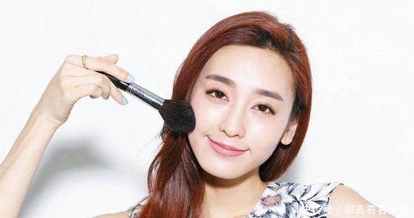 为什么刚涂完BB霜脸很白,到下午脸就黄了?很多人都错了这一步!