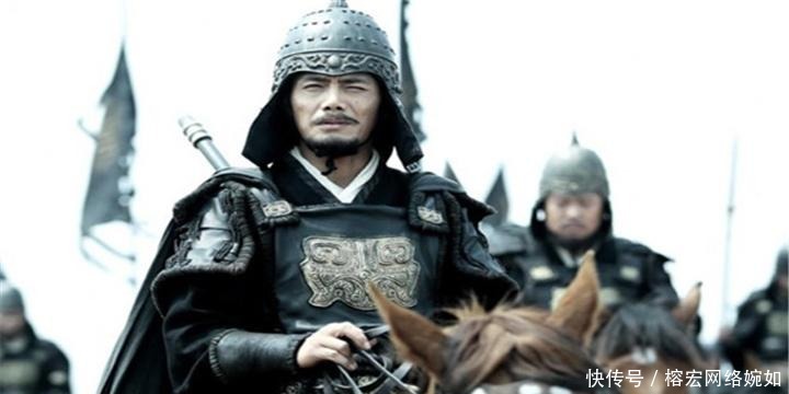 危难|危难之时见真情,关羽为救张辽不惜向曹操下跪