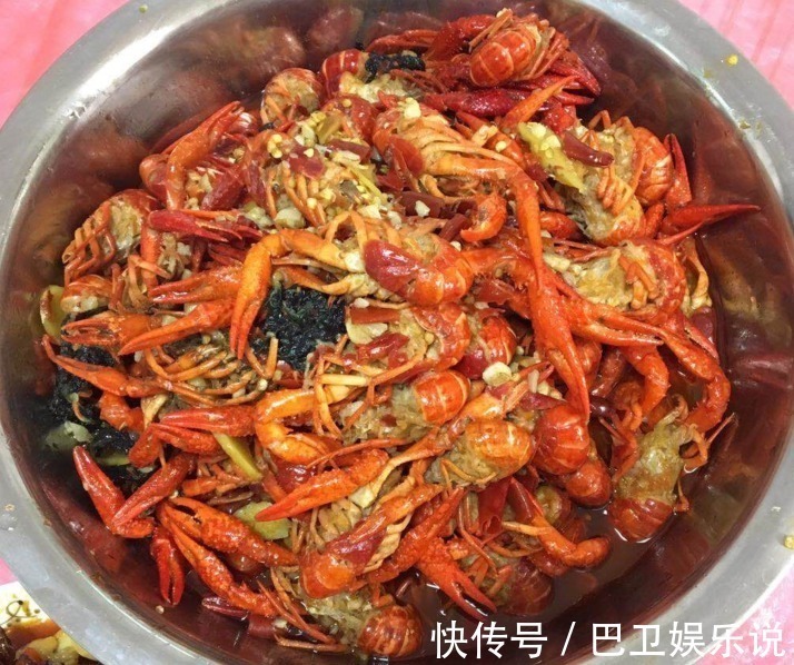 做菜|12个人聚餐吃饭，做了16个菜，做菜做了2个半小时，菜看着还行吗