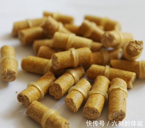 玉米粉一天100斤鱼获，使用针筒上饵方便又卫生