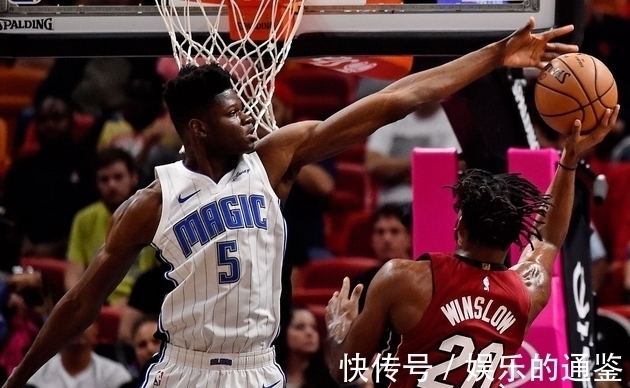 戴维斯|继续加强引援!湖人2换1交易曝光,或迎来2.39米臂展内线“魔兽”