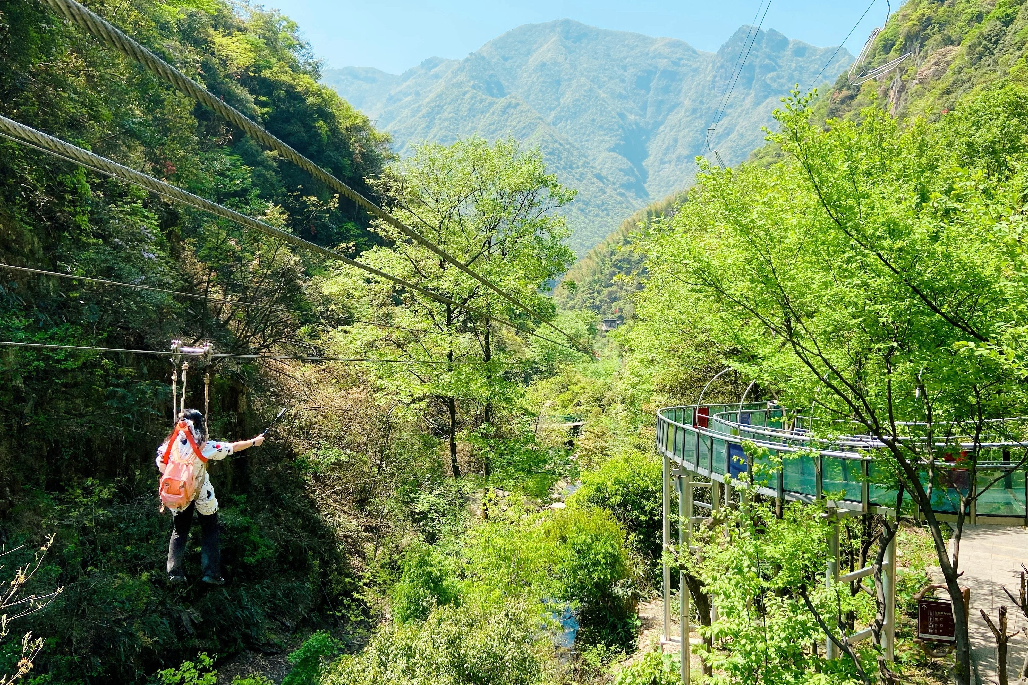 安吉浙北大峡谷，北纬30度线上的奇特山景，九大游乐项目等你挑战