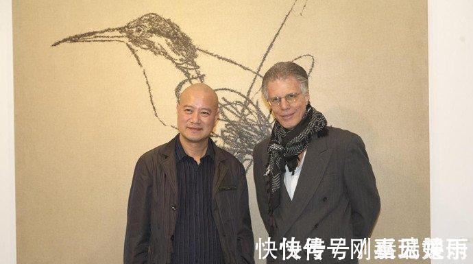 冷军#他画一只鸟卖数十万,网友吐槽不如小学生,专家:往鸟眼睛上看