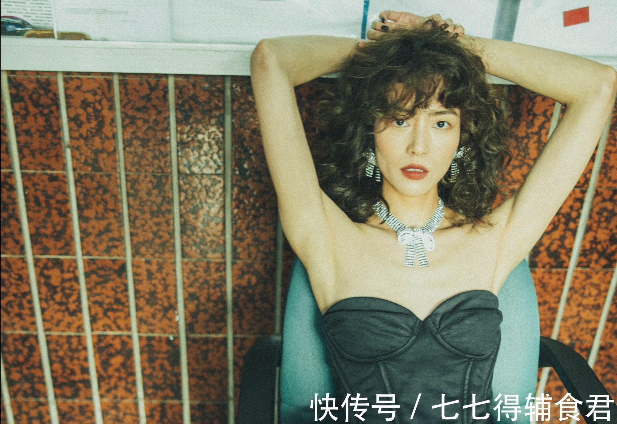 超模 羊毛卷发型太火,超模刘雯都上头!洋气时髦小脸,但这三种人慎入