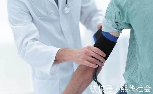 症状|高血压患者有以下5种行为,可能是中风的”预兆“,勿忽视