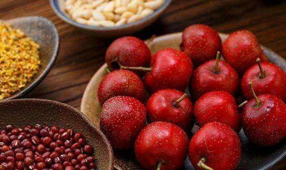 泡水|山楂加“一物”泡水喝，坚持半月，排出毒素，降三高，腰越来越细