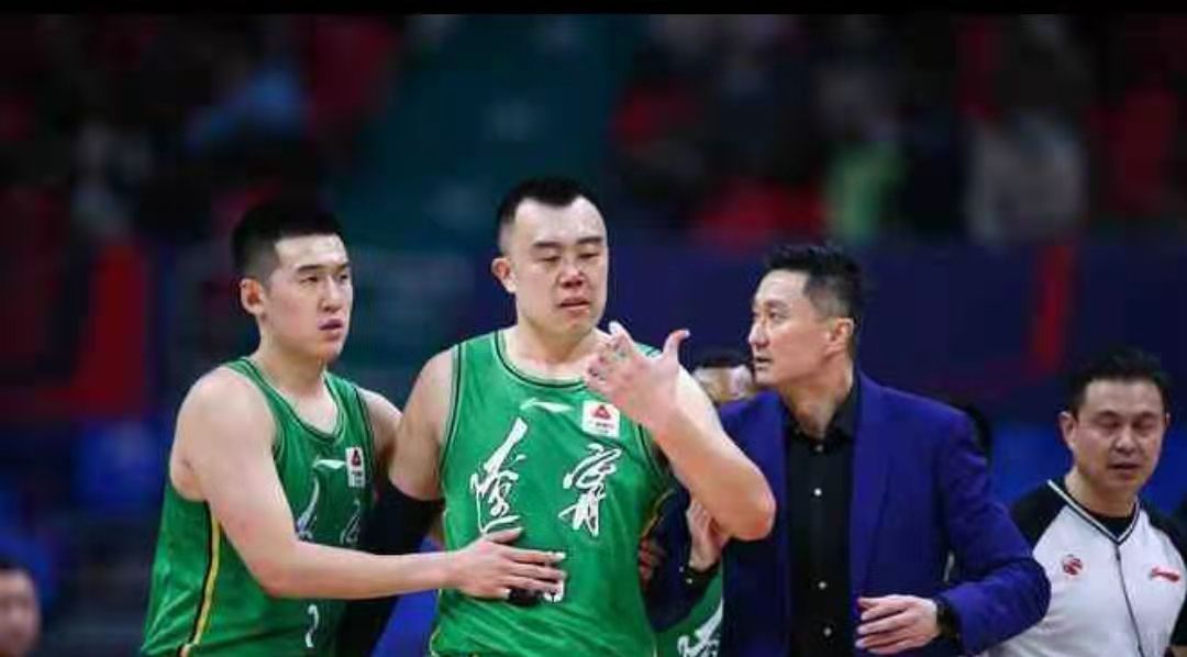 杨鸣|韩德君停赛6场,罚款200000元人民币!大韩被打出血,可以歇歇了