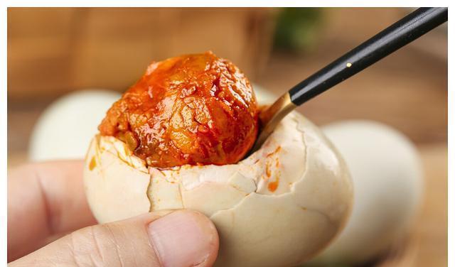 冬季|建议中老年人:冬季多吃4种健康食物,好吃不贵,对身体好