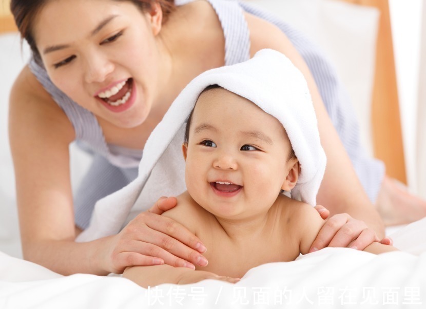 妈妈|“百日”娃能带来哪些惊喜3个月宝宝应该会的能力,妈妈知道吗