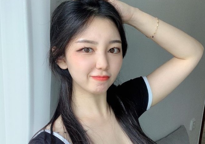 小蛮腰|拥有天使面孔、魔鬼身材的瑜伽小姐姐，堪称人间尤物啊！