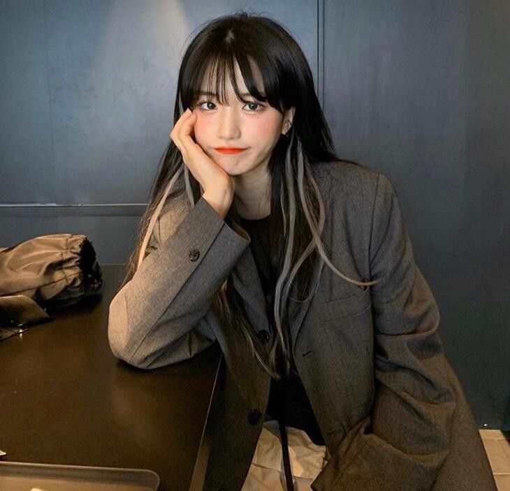 t恤|五官精致的金希佳 小姐姐风格搭配帅气