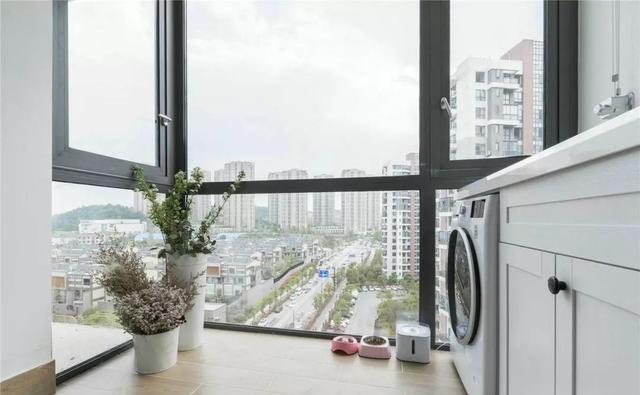 客厅|85㎡小复式，开放式客餐厨十分敞亮，木凳电视柜个性又可爱