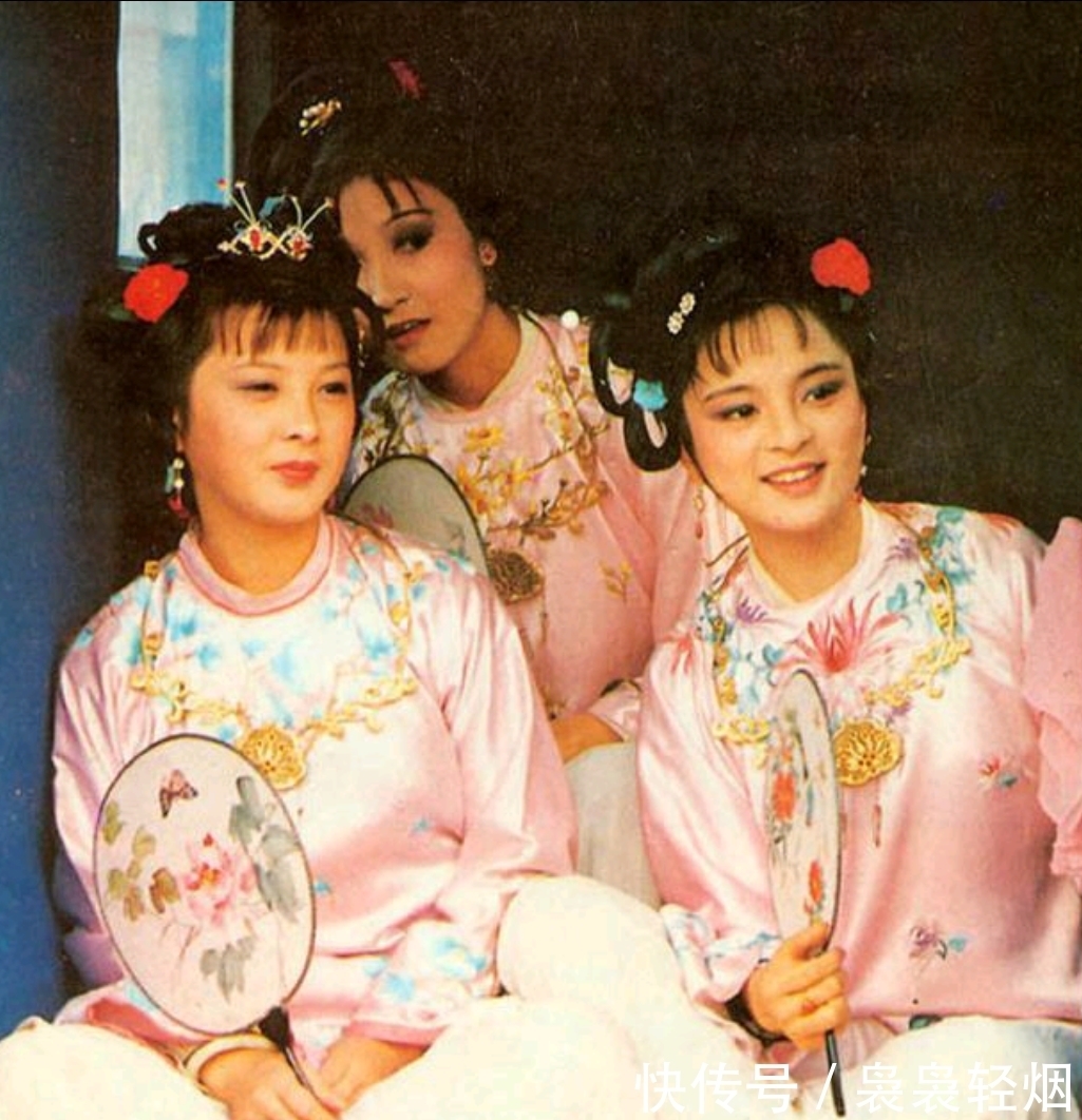 探春|红楼梦:荣国府张灯结彩,探春一声娘,赵姨娘肝肠寸断