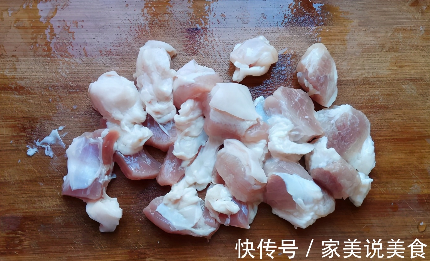 萝卜和五花肉一起炖,软烂可口鲜香入味,肉香四溢