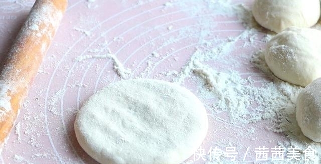 红糖饼|懒人早餐面食,连面都不用揉不用发,5分钟搞定可多赖床