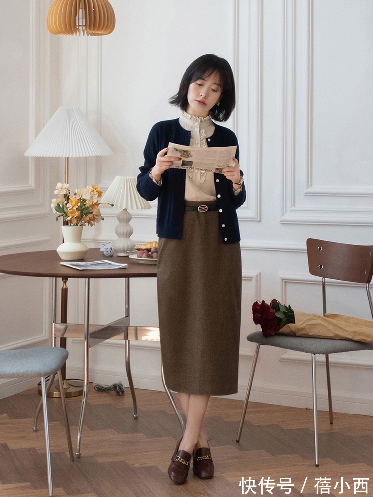 针织衫 中年女性多备这3条半身裙,搭配衬衫、针织衫、西装,都显高显瘦