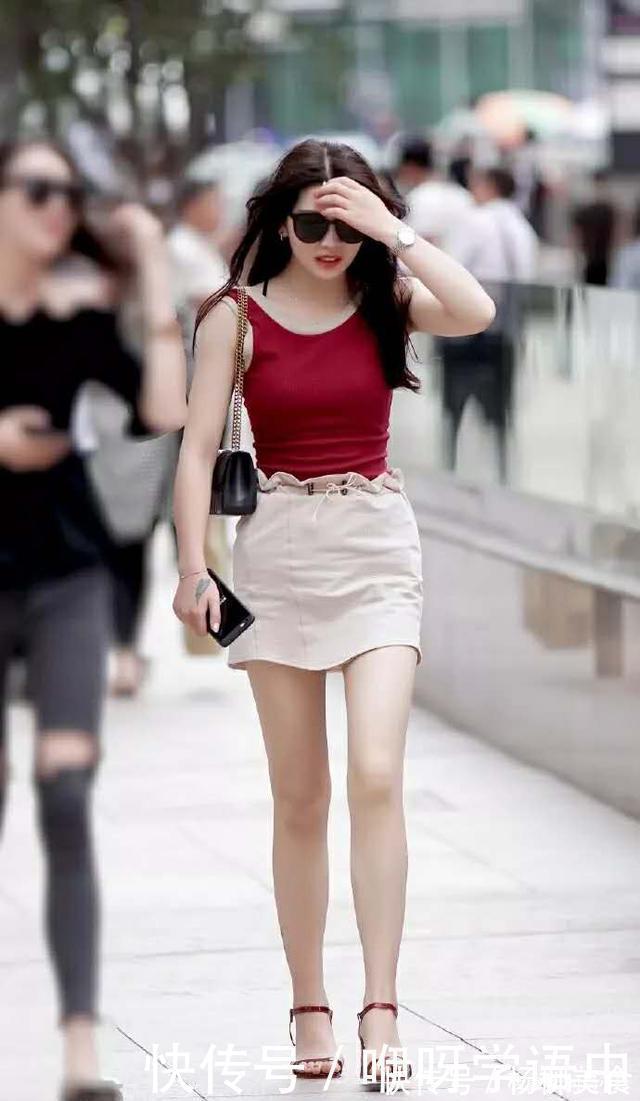 高跟鞋 靓丽的美女,熙熙攘攘都是为了美丽而来