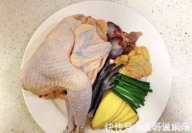 土鸡|炖鸡时,有人焯水,有人直接炖,都不对!教你一招,营养翻倍