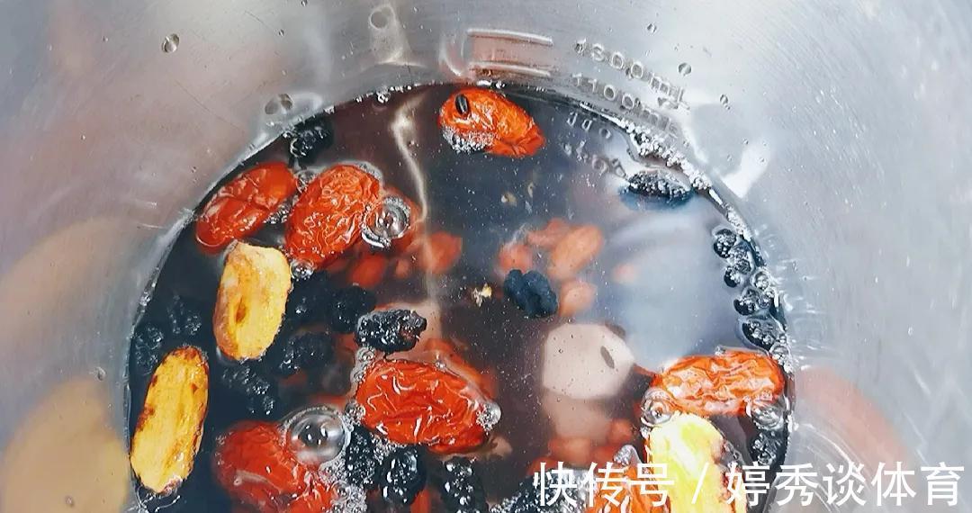 红枣|96岁爷爷吃了40年的养生配方,头发黑人也精神,快为父母收藏起来