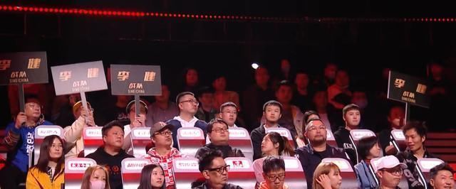 李健|中国好声音：李健眼中的职业歌手，却难获评审认可，李健表情变了