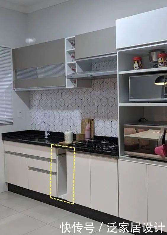 地柜|我为什么没想到,在厨房水槽和燃气灶间留10cm宽,小洞口大作用!
