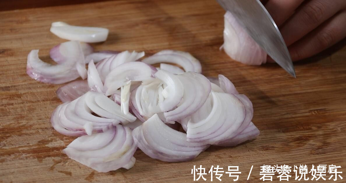 用烤箱做的纸包葱油鸡,比红烧鸡还香,做法太简单了