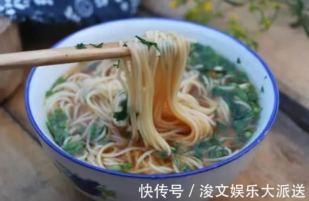洋葱酥|经典美食,阳春面最简单的做法,简单又美味,大人和孩子都爱吃!