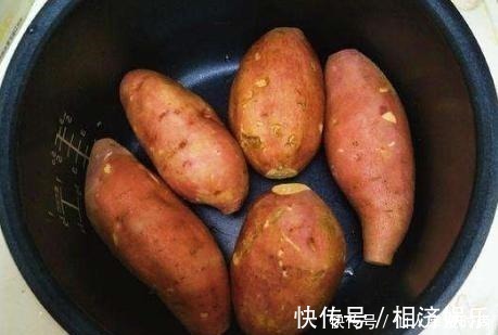 糖汁|原来电饭锅烤红薯如此简单，不放水也不加糖，红薯个个能流糖汁