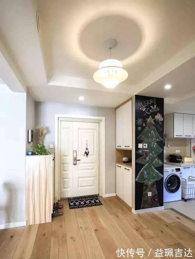 款款|去邻居们家串门，一进门就被入户鞋柜惊艳到了，款款漂亮又实用