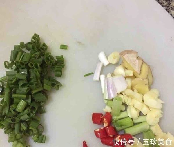 炒花甲怎么才能做出鲜味又没沙子?海边人教你正宗做法,巨赞!